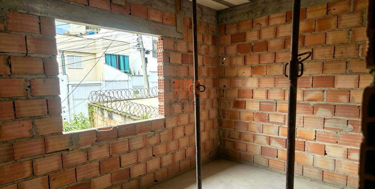 Casa geminada à venda no Cândida Ferreira: 