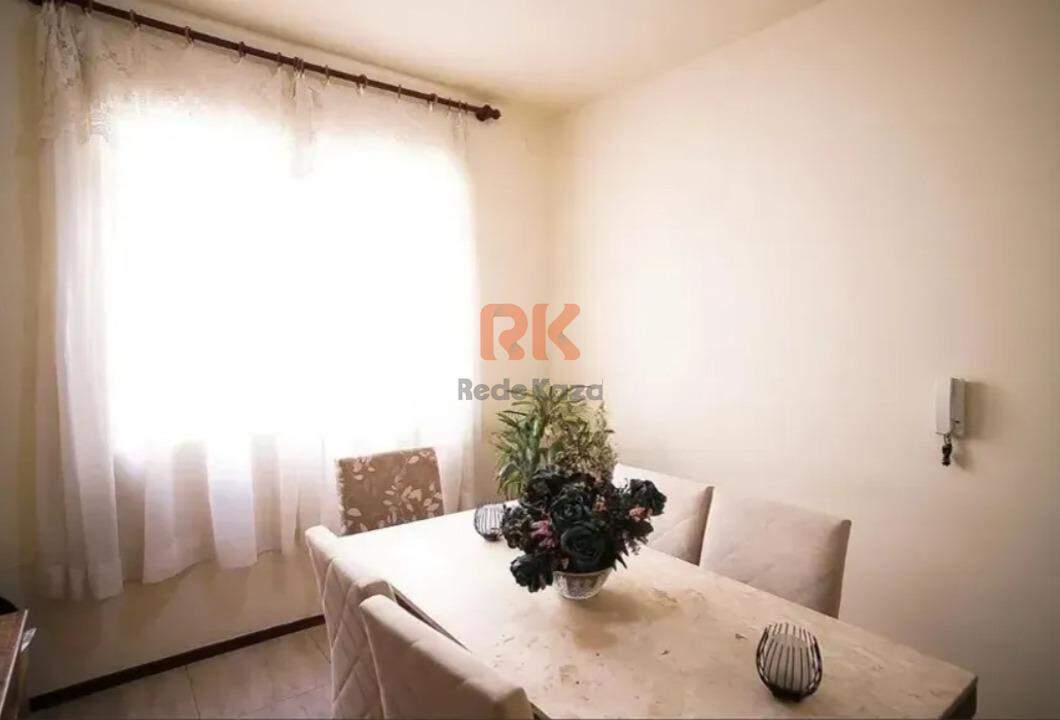 Casa geminada coletiva à venda no Santa Rosa: 
