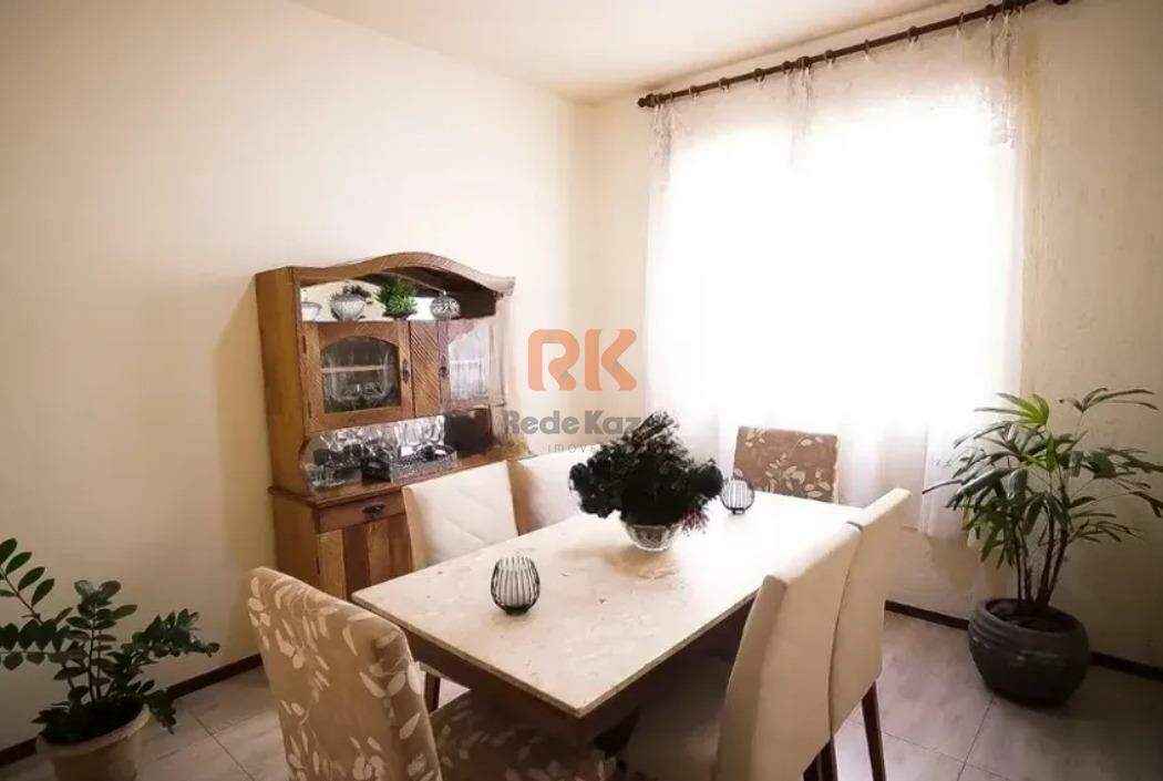 Casa geminada coletiva à venda no Santa Rosa: 