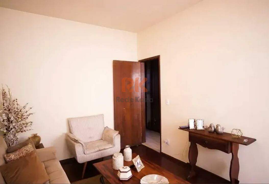 Casa geminada coletiva à venda no Santa Rosa: 