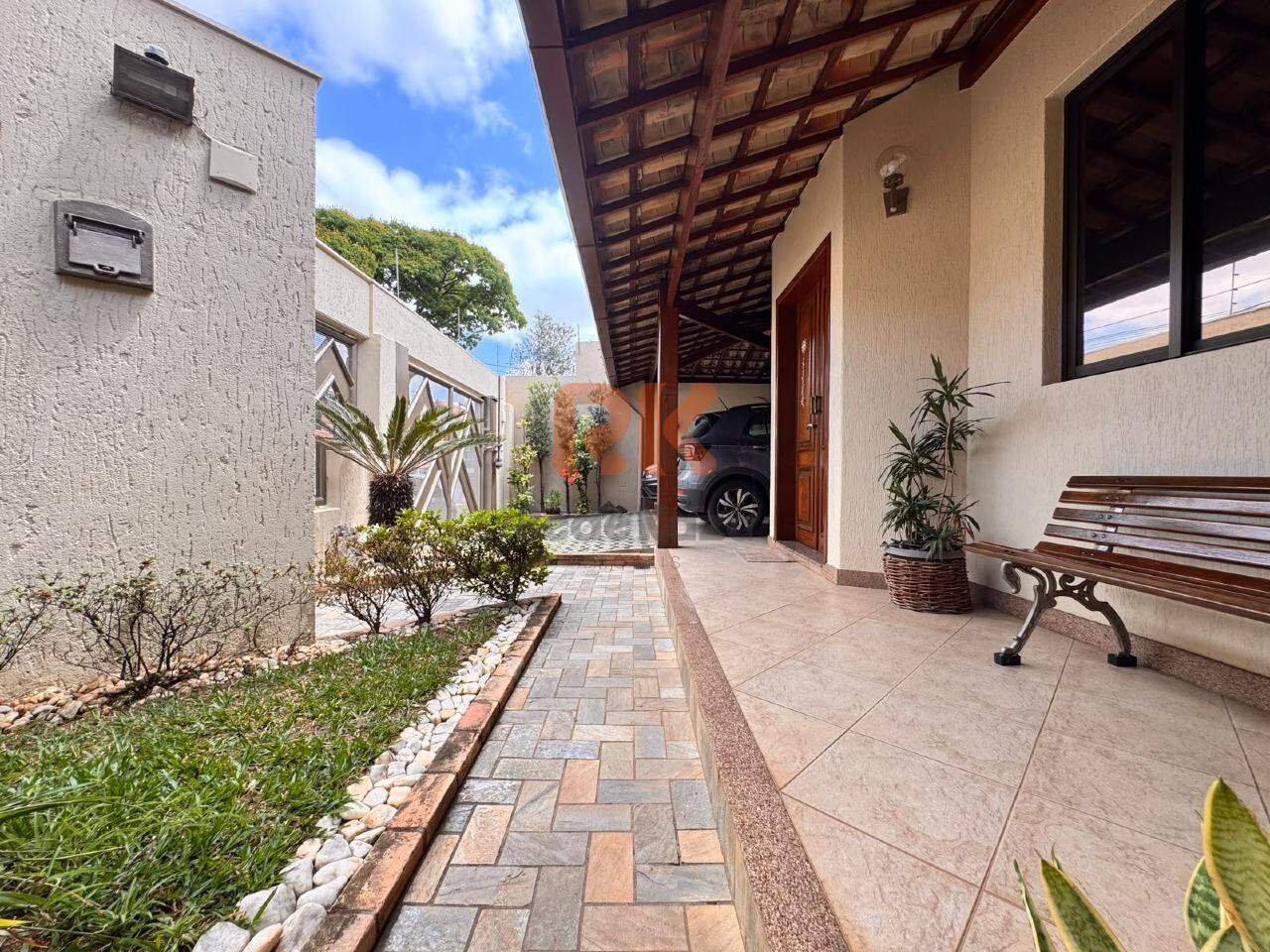 Casa à venda no Itapoã: 