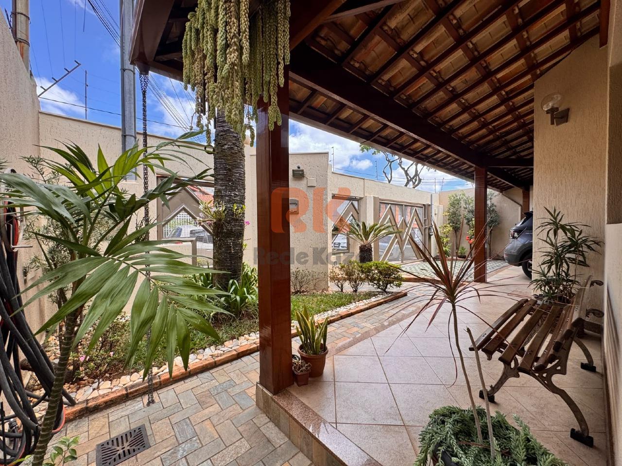 Casa à venda no Itapoã: 