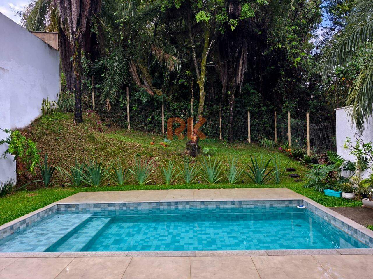 Casa em condomínio à venda no Portal Do Sol: 