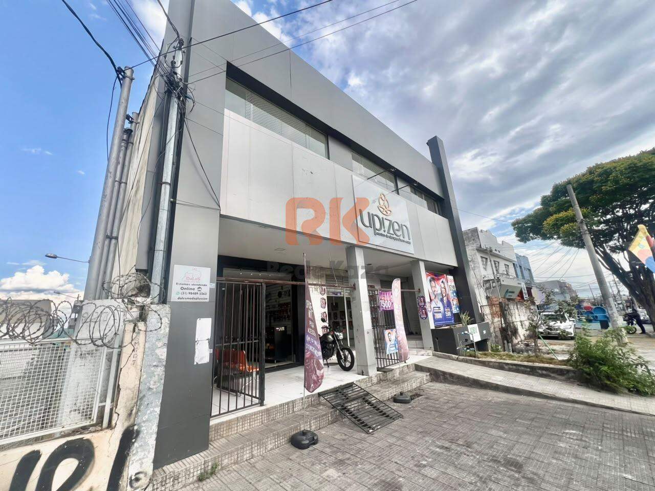 Prédio à venda no Santa Mônica: 