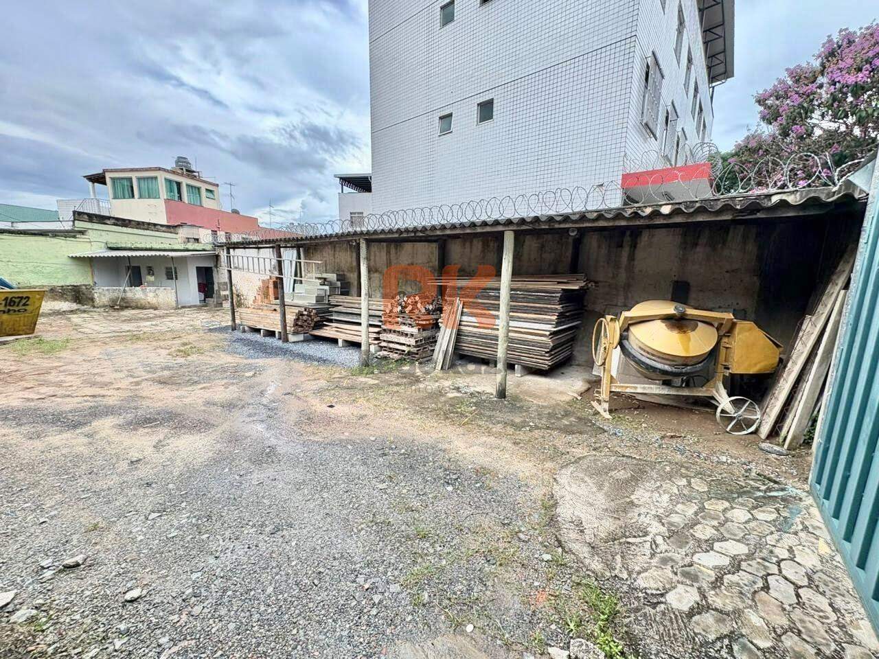 Lote à venda no Dona Clara: 