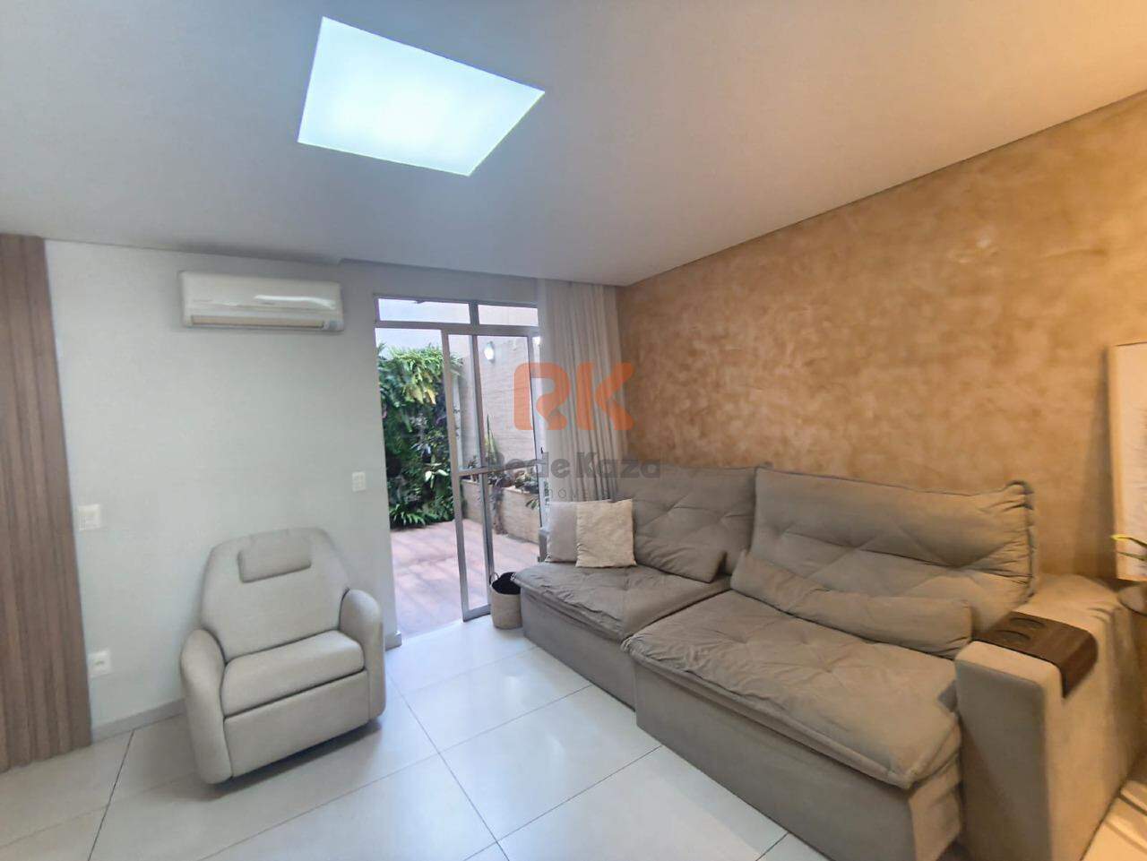Casa geminada à venda no Cabral: 