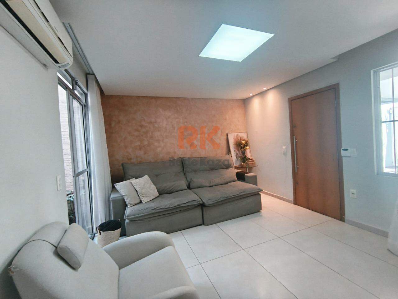 Casa geminada à venda no Cabral: 