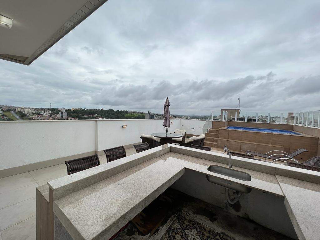 Cobertura à venda no Castelo: 