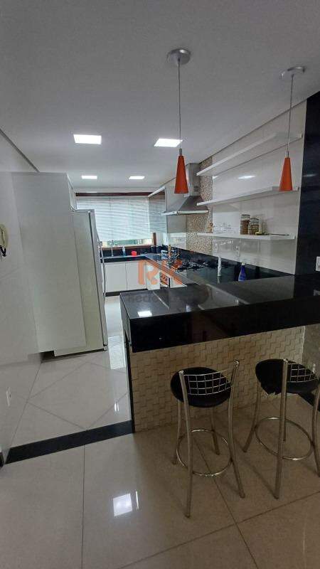 Casa à venda no Serrano: 