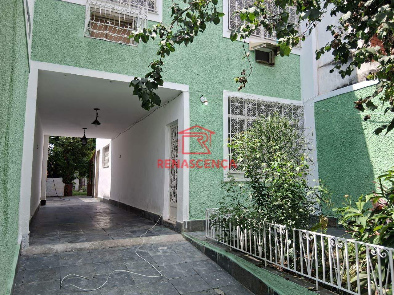 Casa para aluguel no Quintino Bocaiuva: 