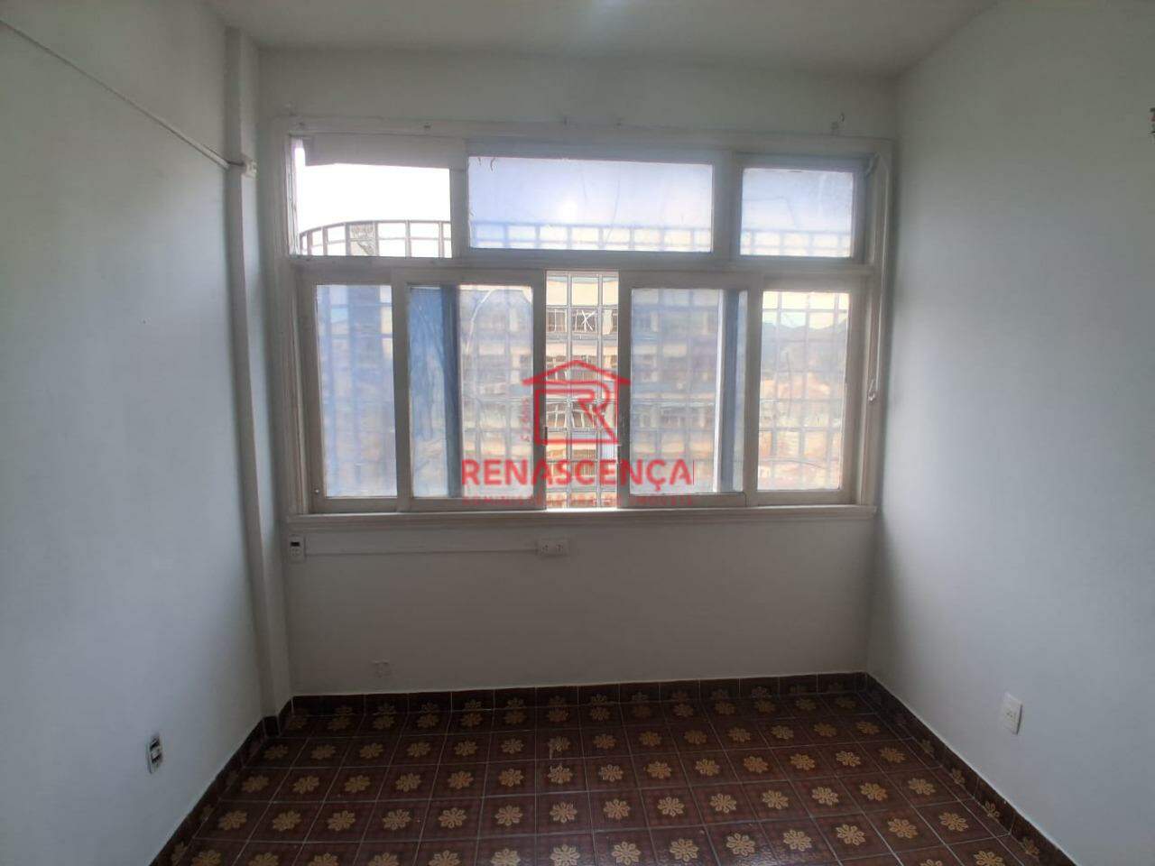 Sala para aluguel no Centro: 