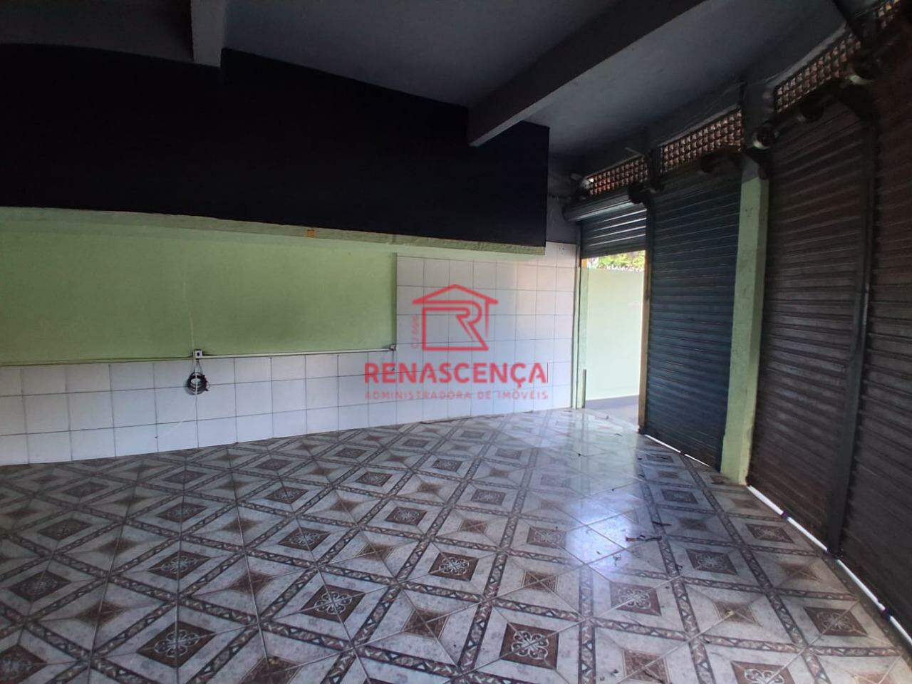 Loja para aluguel no Colégio: 