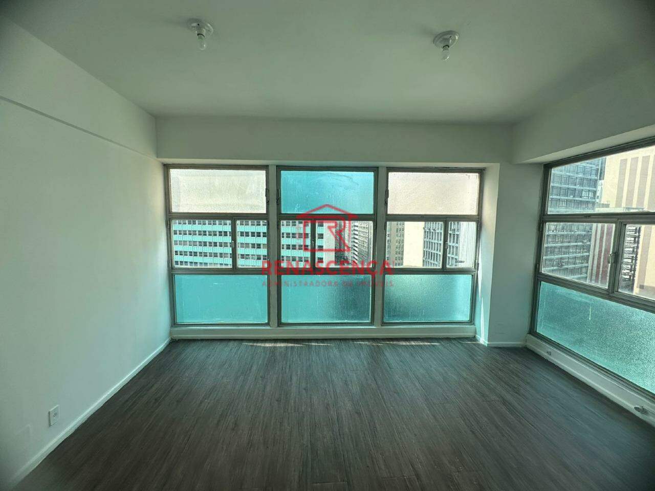 Sala para aluguel no Centro: 