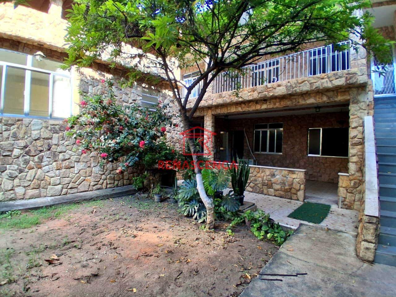 Casa para aluguel no Quintino Bocaiuva: 