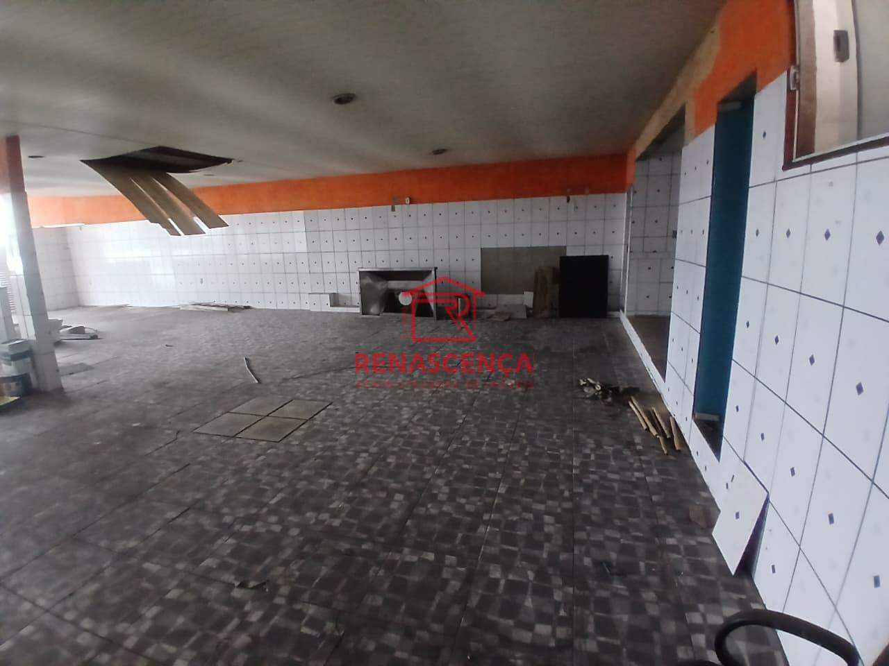Loja para aluguel no Vila Sarapui: 