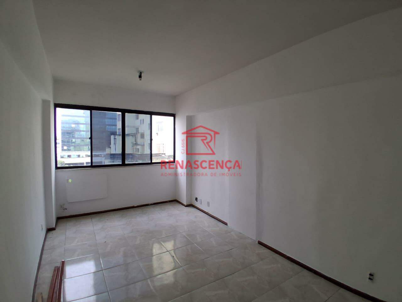 Sala para aluguel no Centro: 