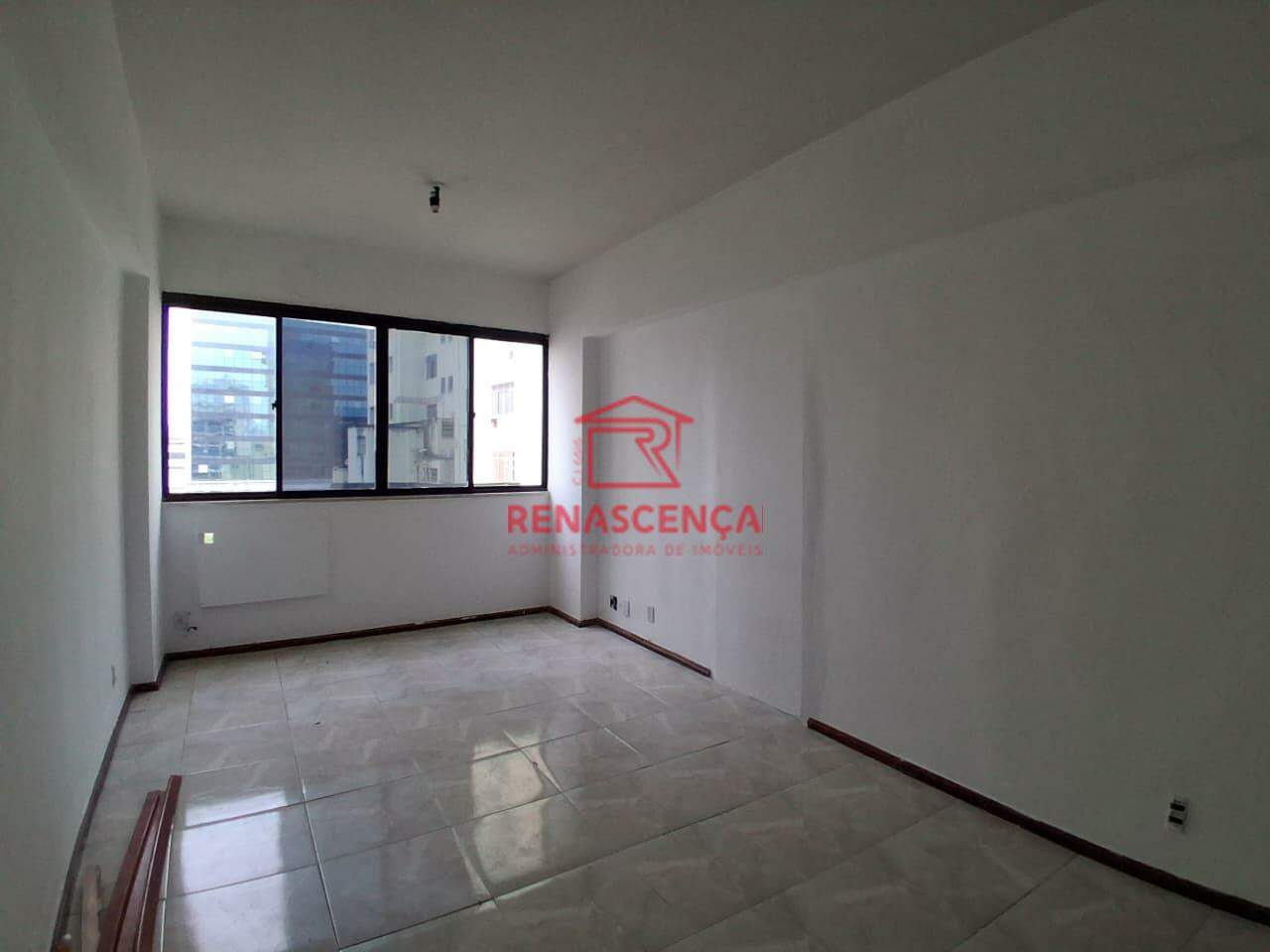 Sala para aluguel no Centro: 
