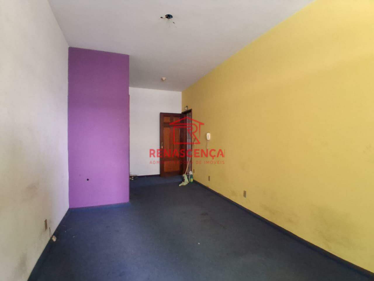 Sala para aluguel no Centro: 