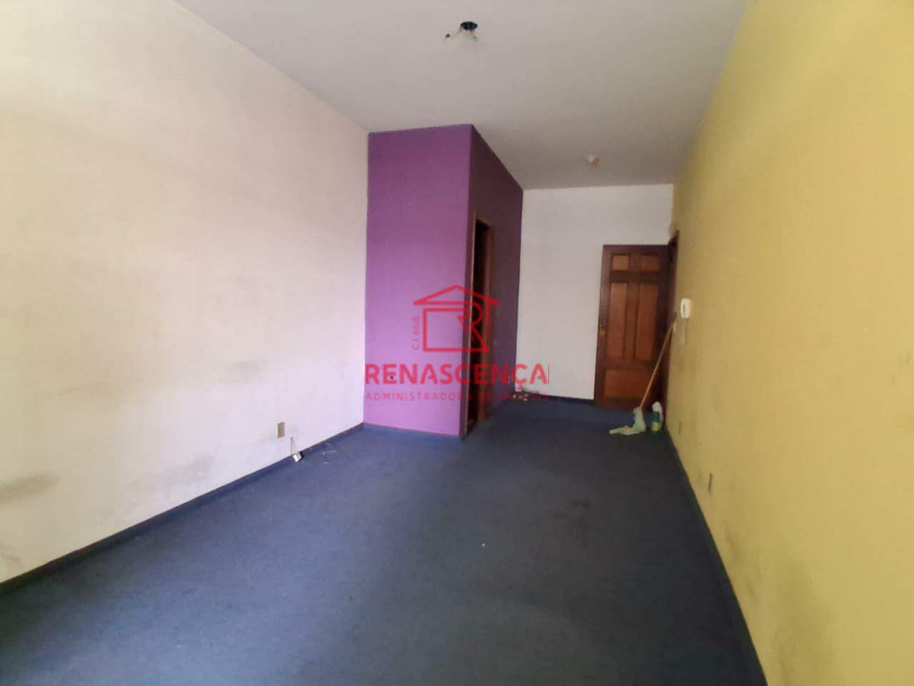 Sala para aluguel no Centro: 