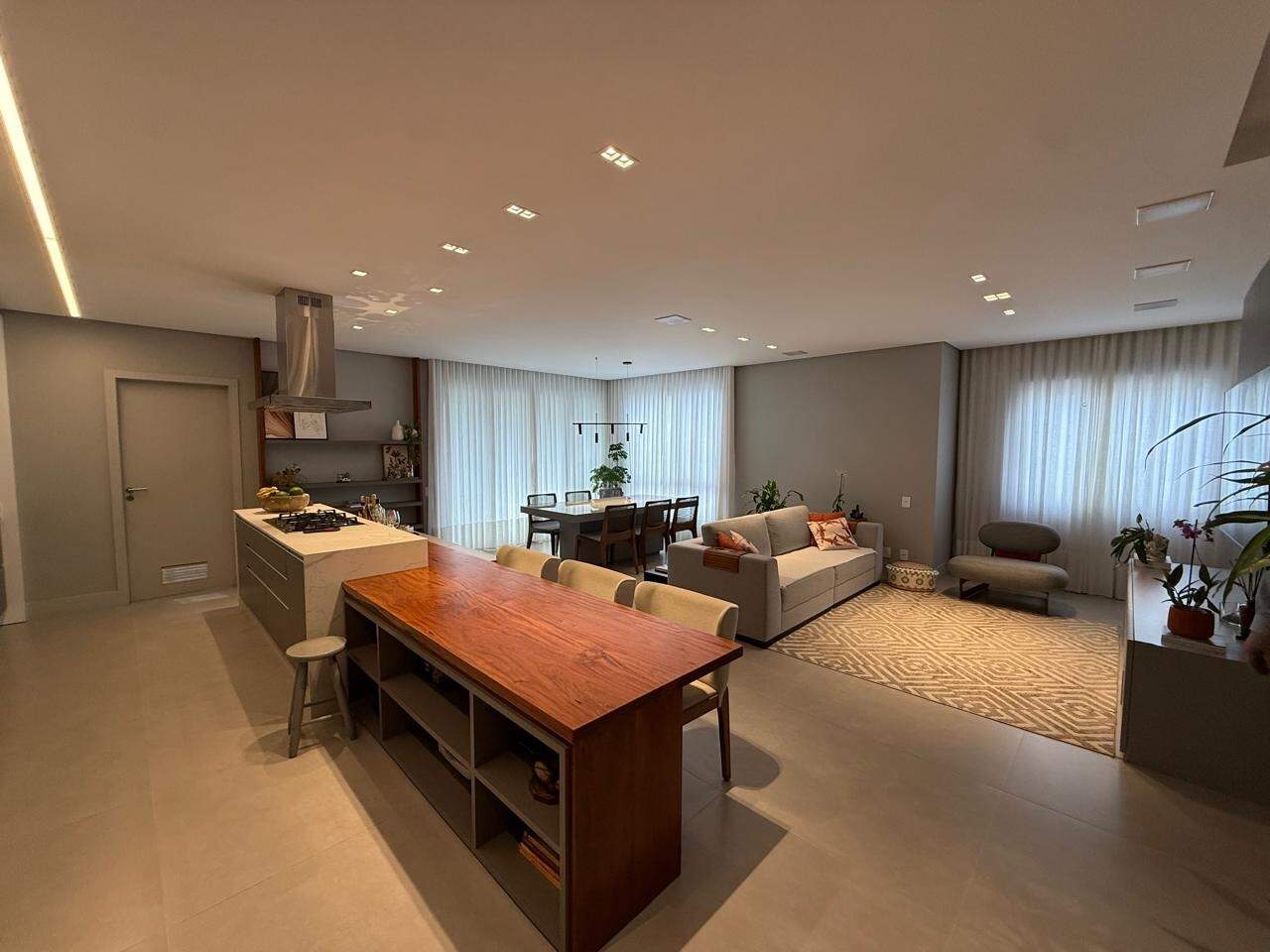 Apartamento à venda no Córrego Grande: 