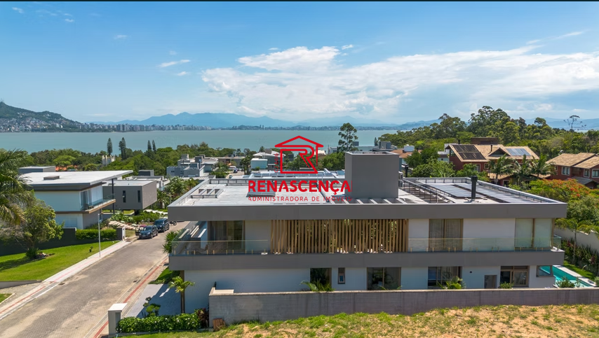 Casa de Condomínio à venda no Cacupé: 
