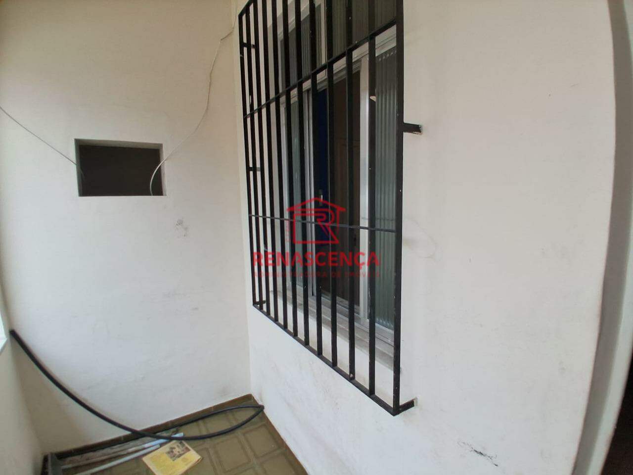 Casa para aluguel no Colégio: 