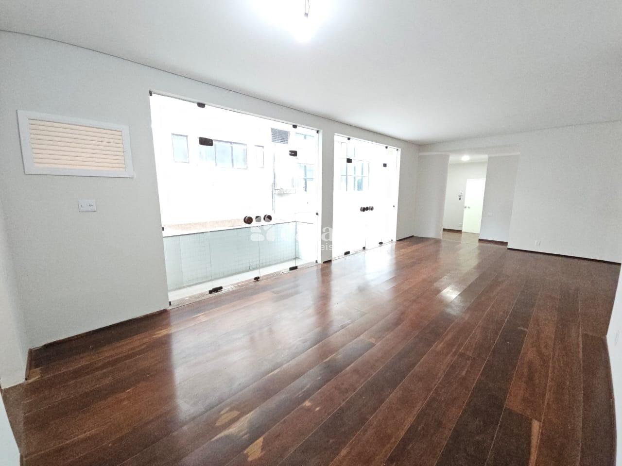 Sobreposta alta à venda no Embaré: 