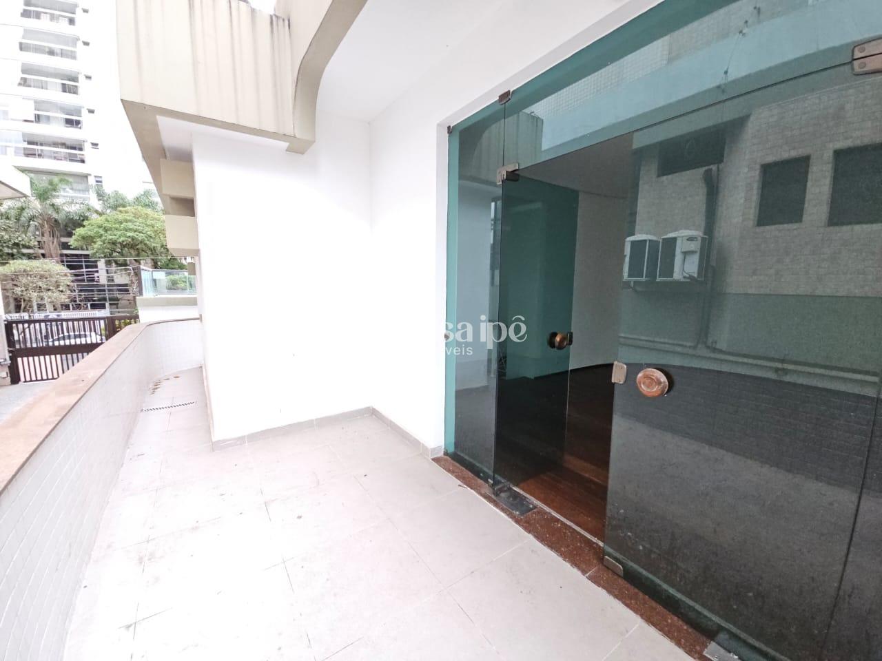 Sobreposta alta à venda no Embaré: 