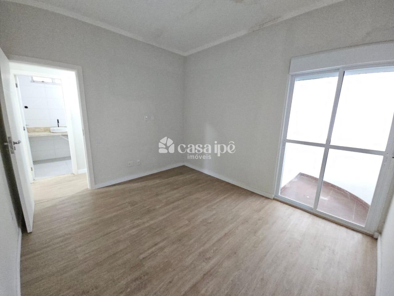 Sobreposta alta à venda no Embaré: 