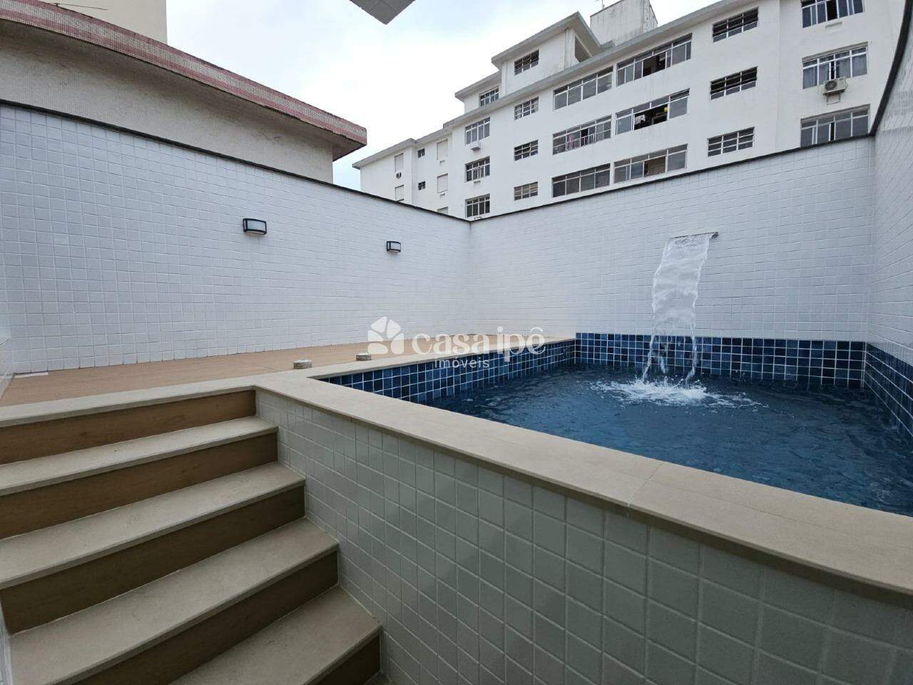 Casa Duplex à venda no Embaré: 