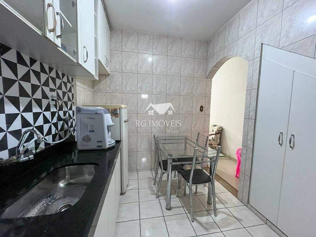 Casa à venda com 2 quartos, 50m² - Foto 5