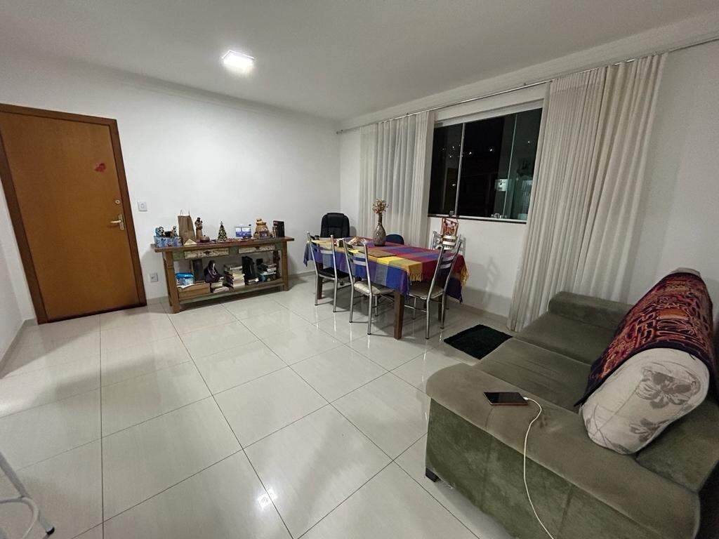 Apartamento à venda com 3 quartos, 105m² - Foto 2