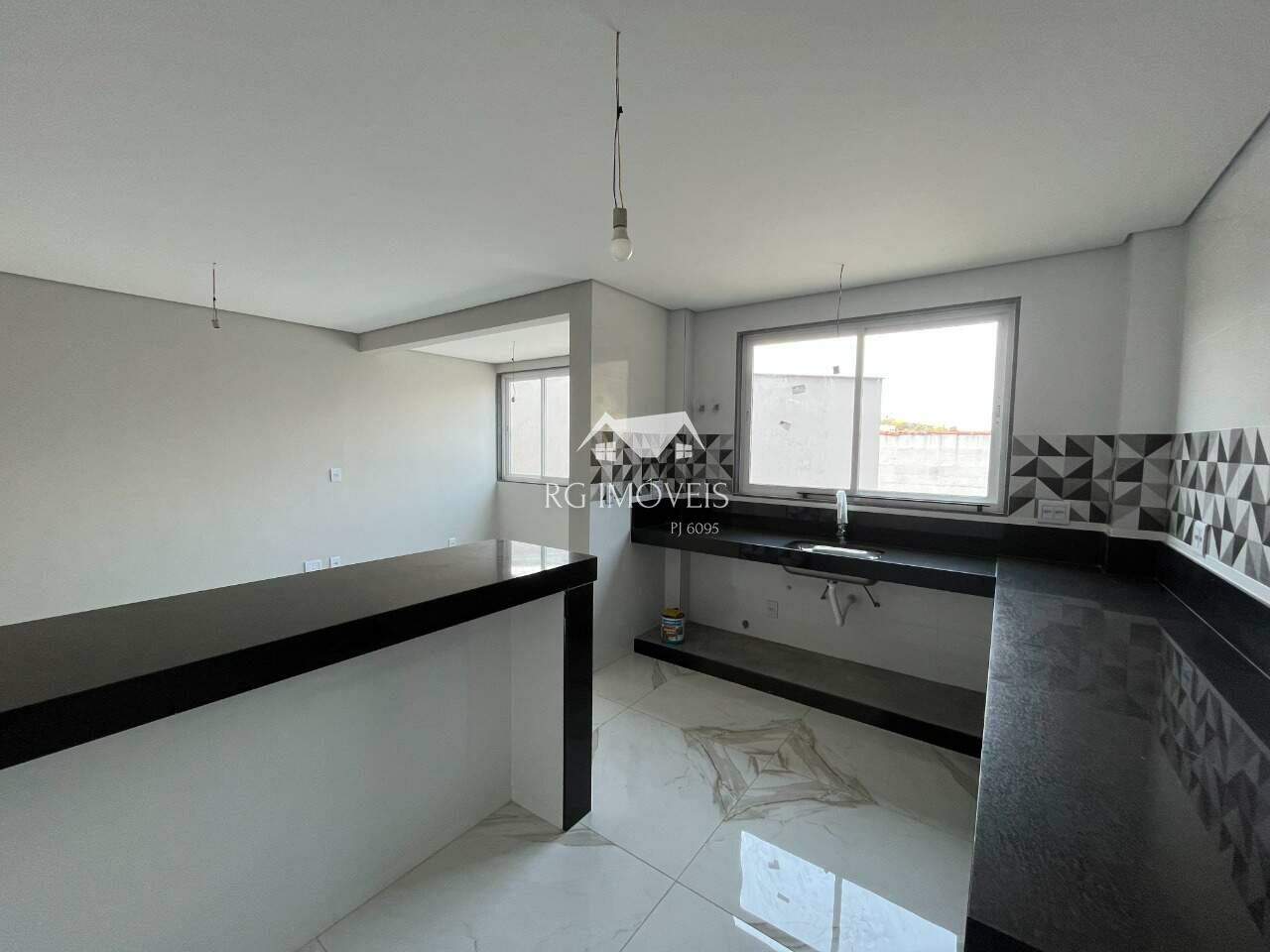 Casa à venda com 4 quartos, 195m² - Foto 8