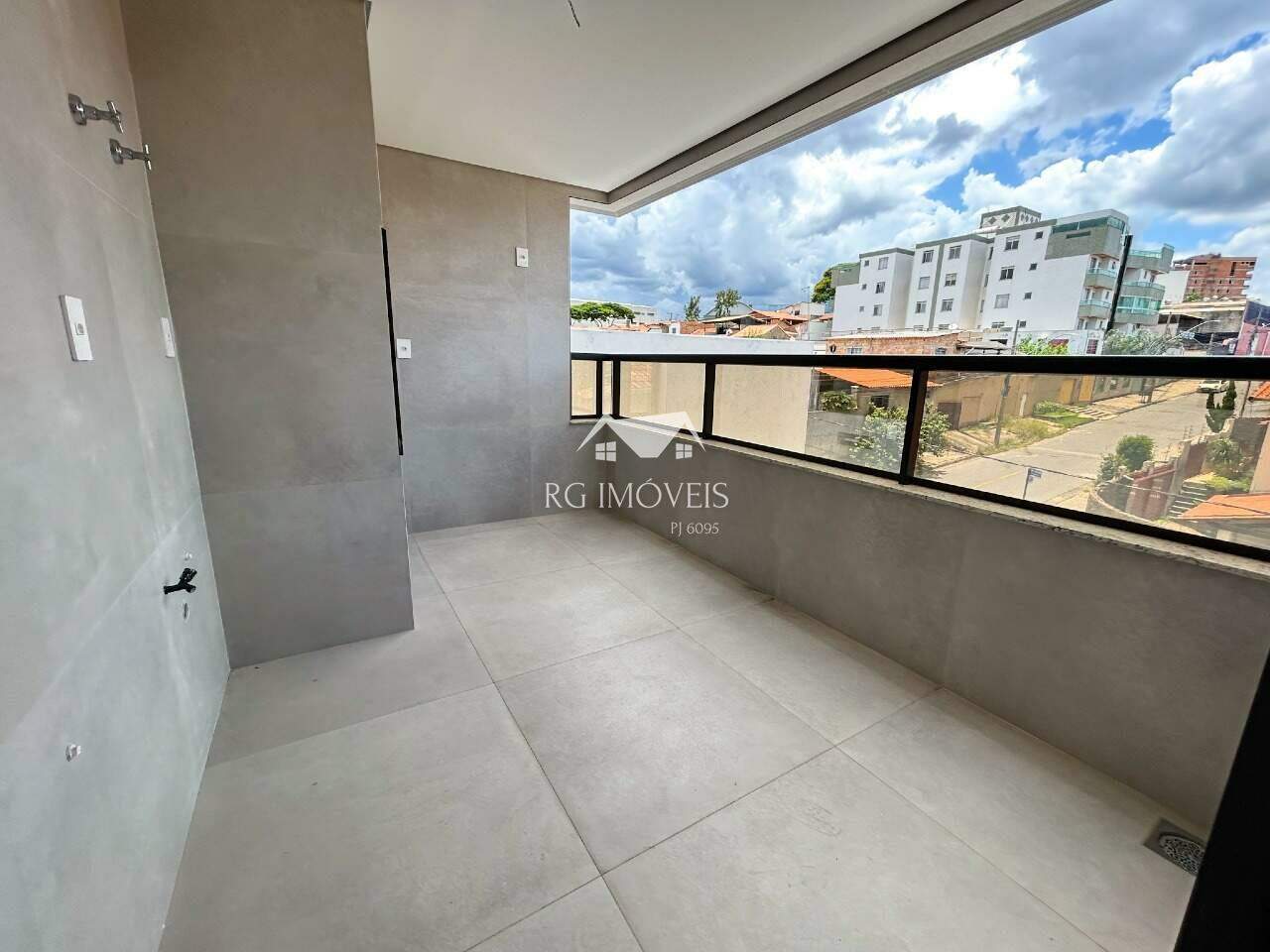 Apartamento à venda com 3 quartos, 158m² - Foto 6