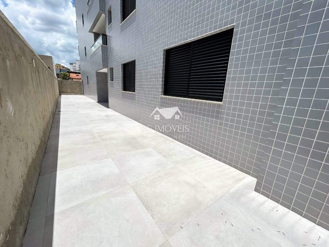 Apartamento à venda com 3 quartos, 348m² - Foto 2