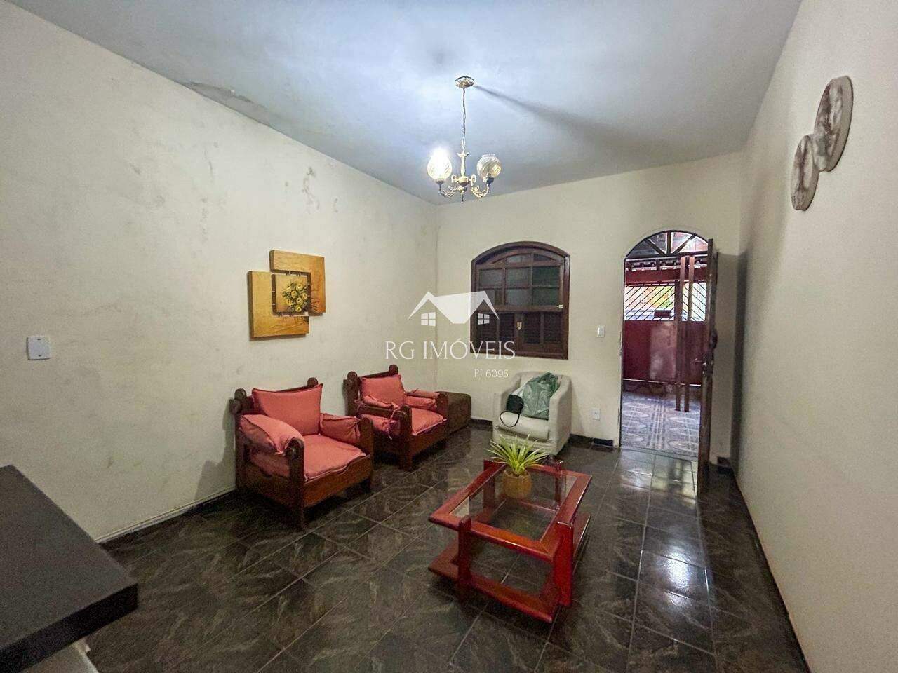 Casa à venda com 3 quartos, 220m² - Foto 4