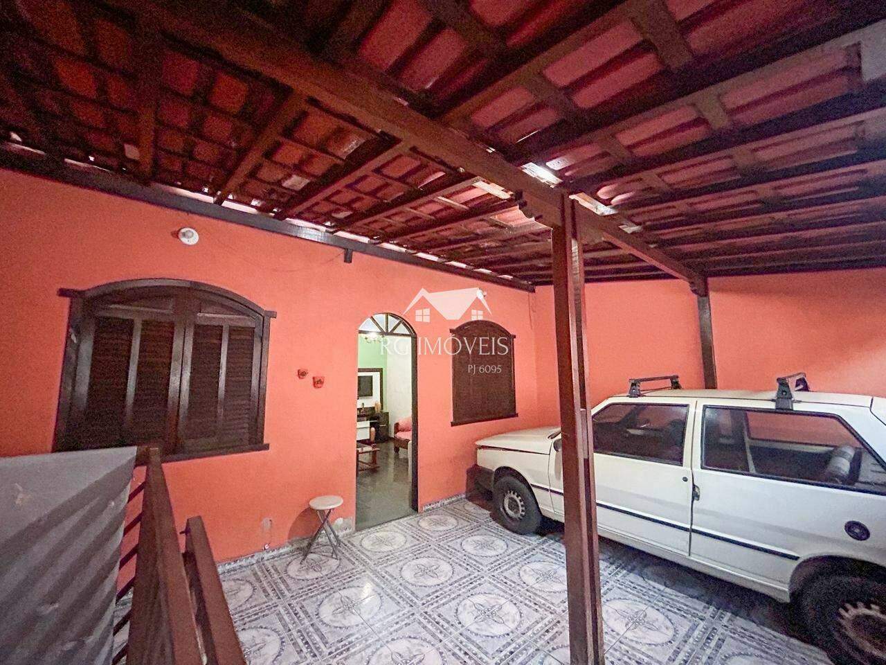 Casa à venda com 3 quartos, 220m² - Foto 1