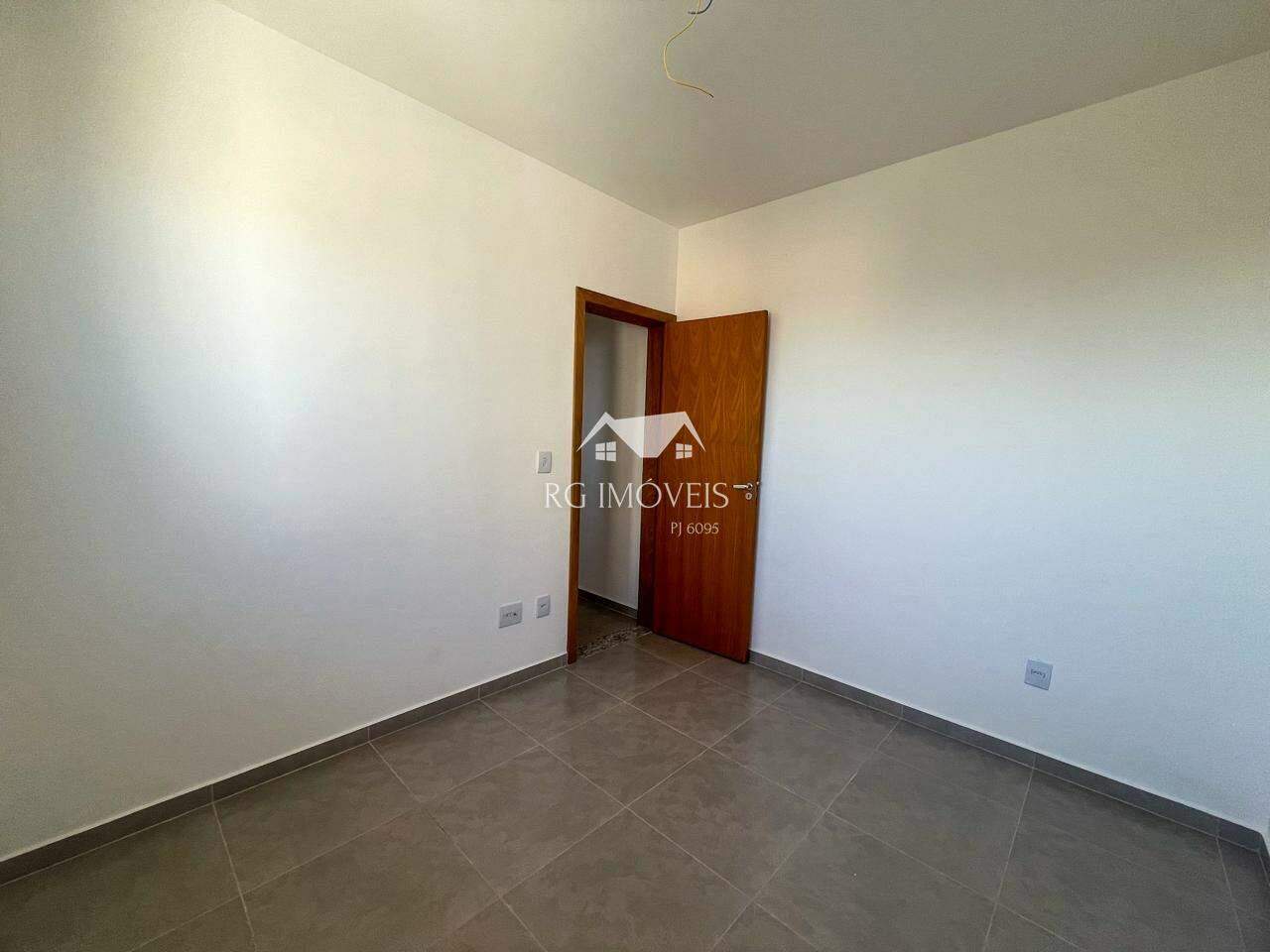 Apartamento à venda com 2 quartos, 79m² - Foto 9