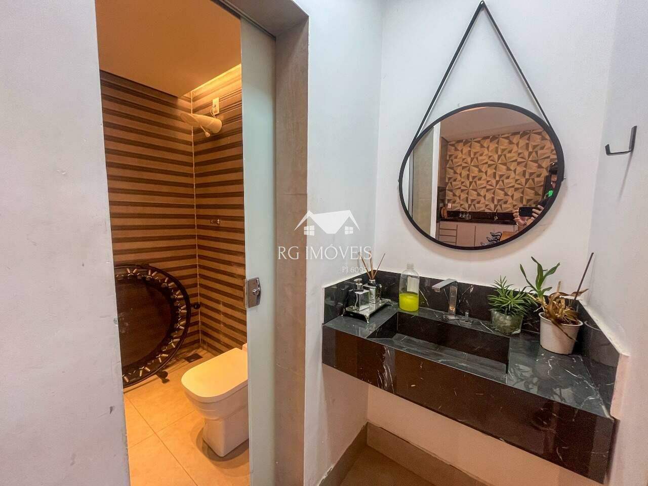 Casa à venda com 4 quartos, 175m² - Foto 4