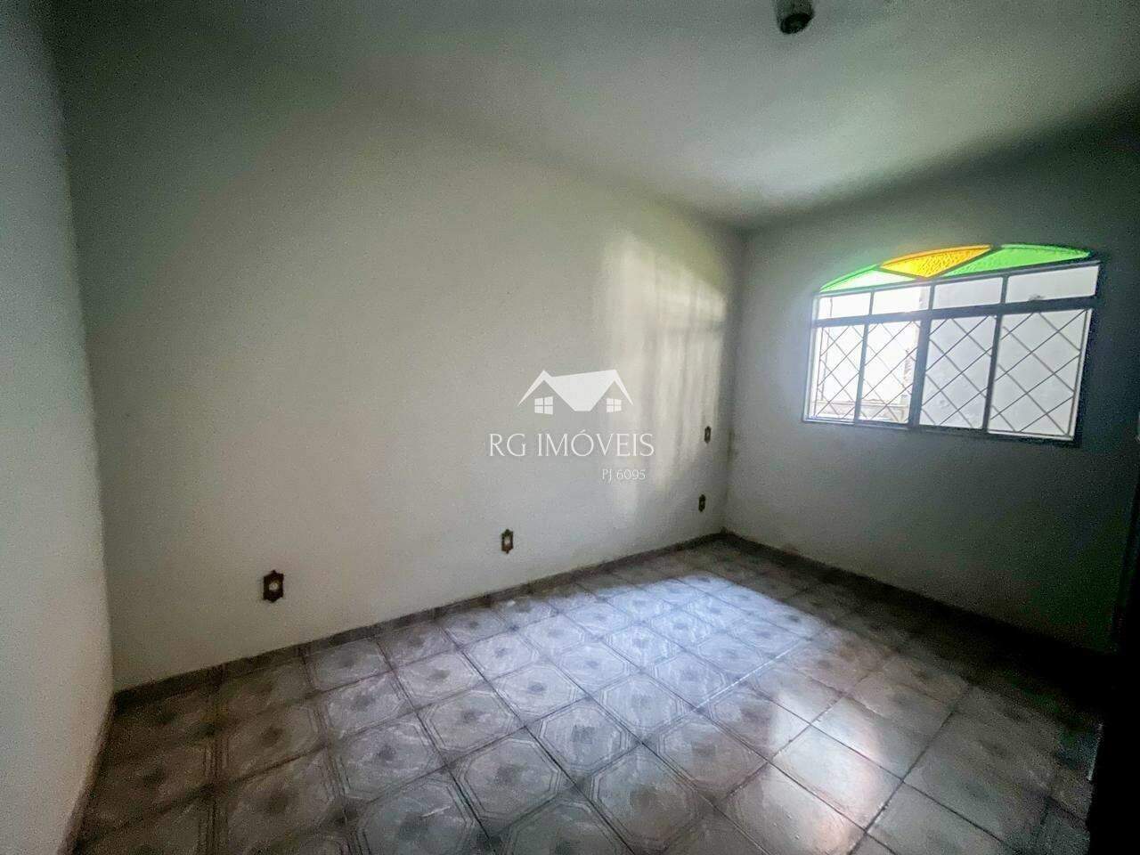 Casa à venda com 2 quartos, 128m² - Foto 11