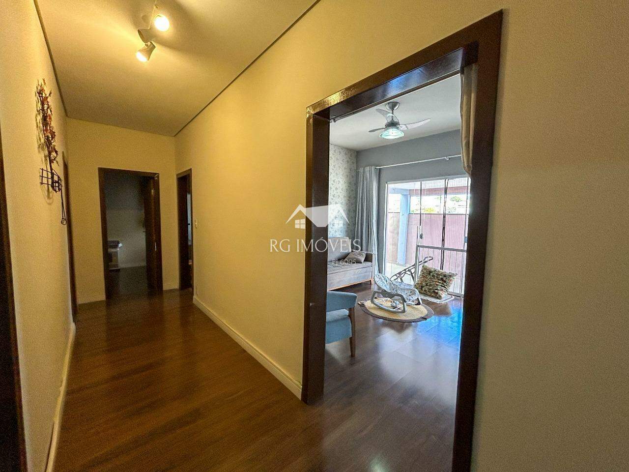 Casa à venda com 4 quartos, 214m² - Foto 11