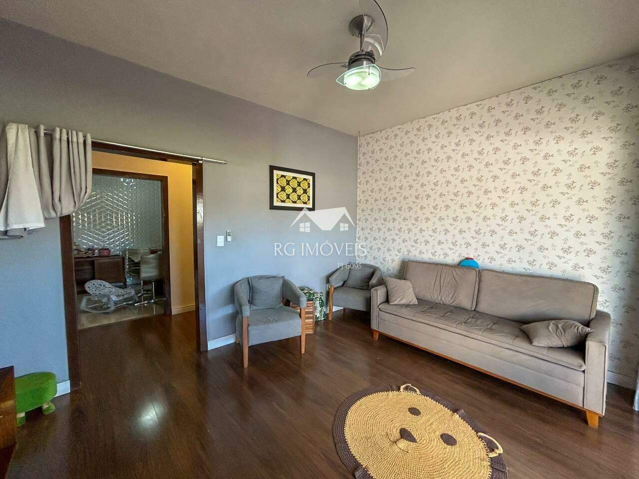 Casa à venda com 4 quartos, 214m² - Foto 3