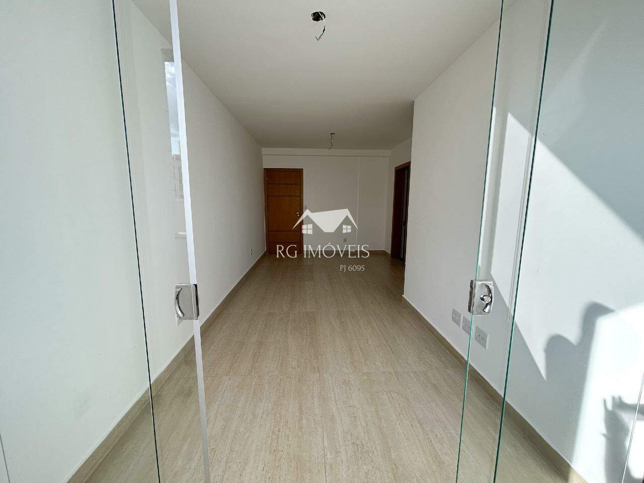 Apartamento à venda com 3 quartos, 80m² - Foto 3