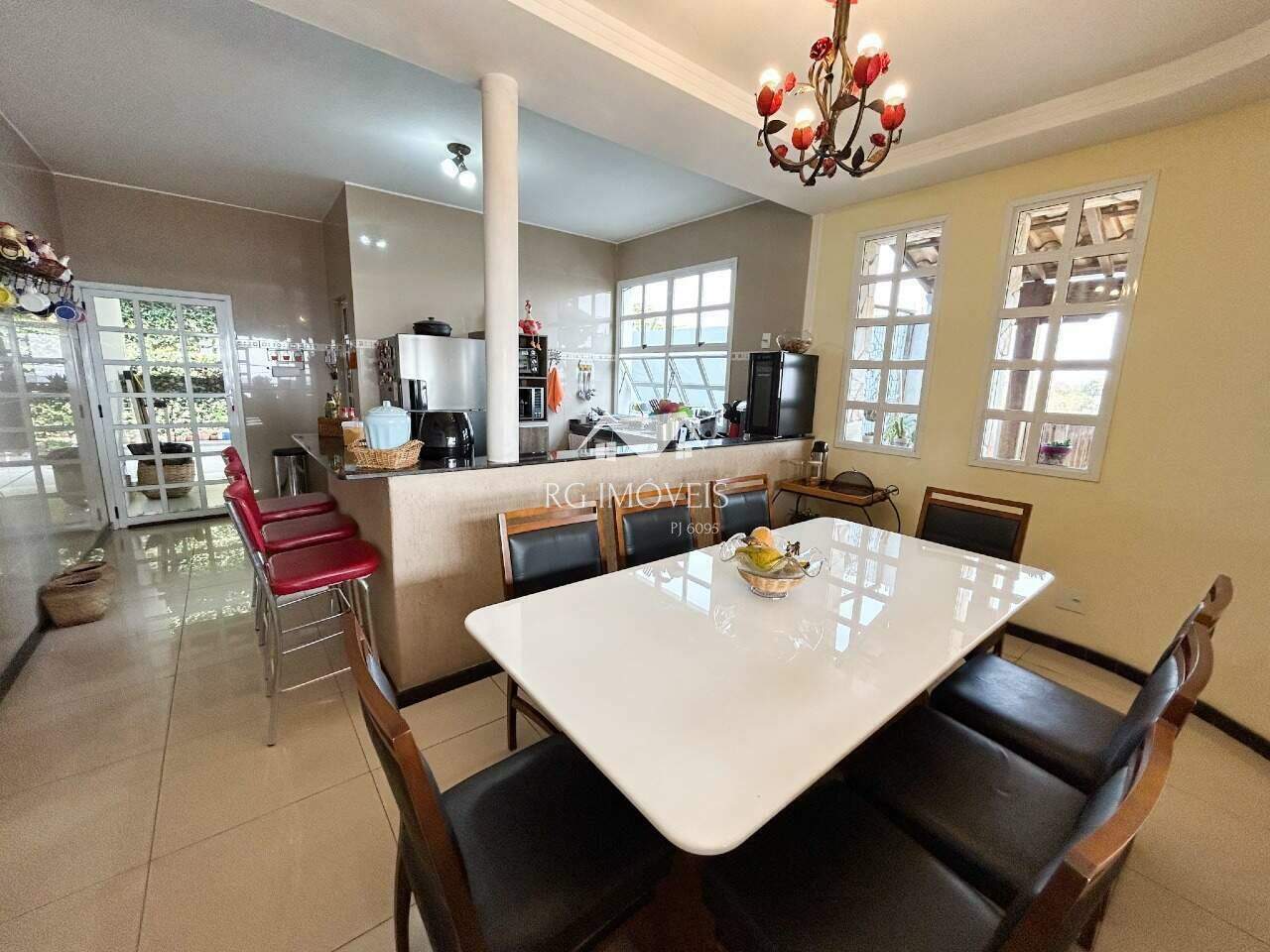 Casa à venda com 4 quartos, 351m² - Foto 8