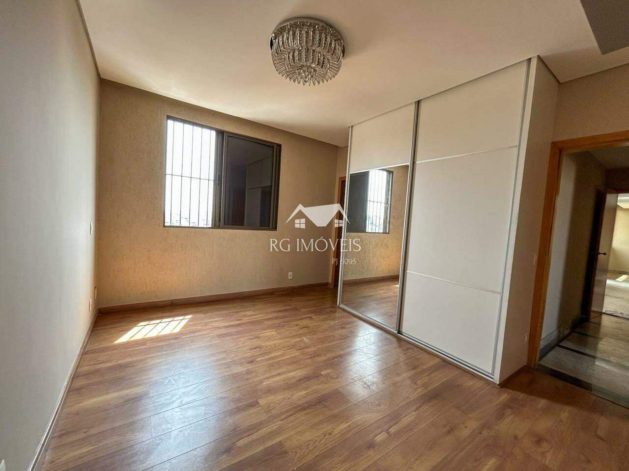 Cobertura à venda com 4 quartos, 270m² - Foto 11