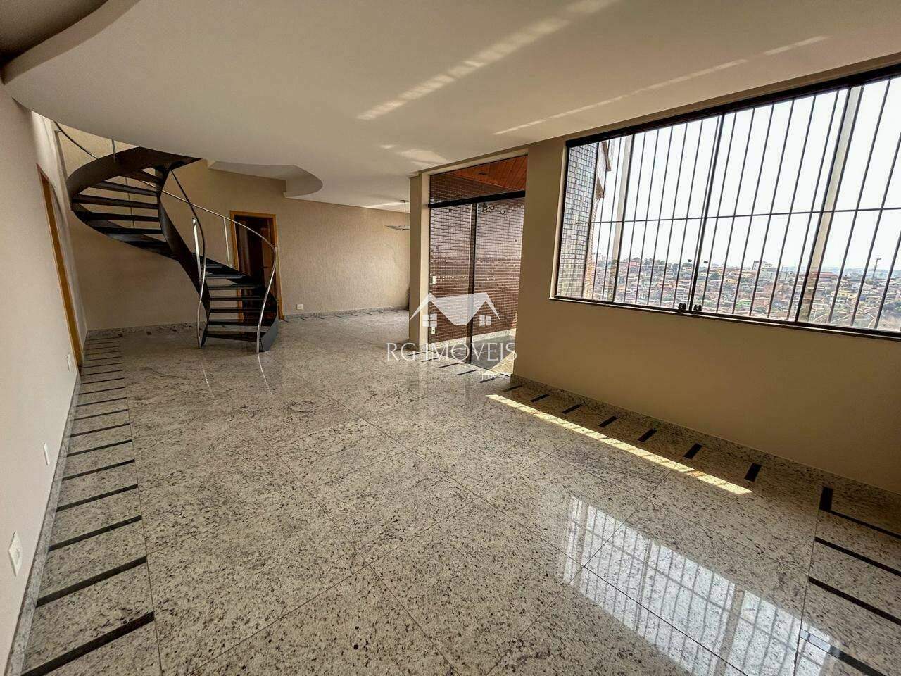 Cobertura à venda com 4 quartos, 270m² - Foto 2