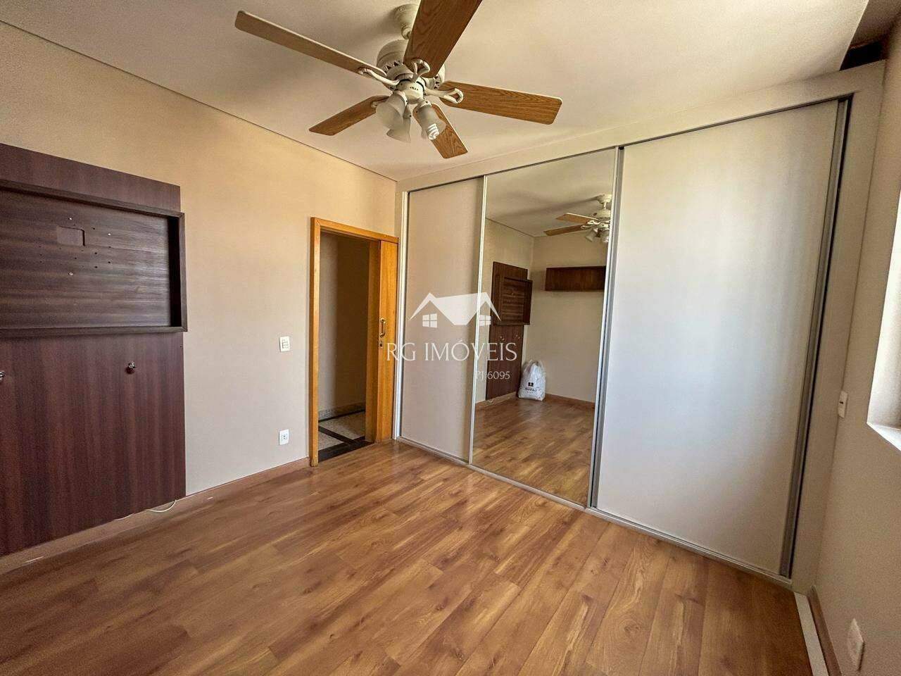 Cobertura à venda com 4 quartos, 270m² - Foto 9