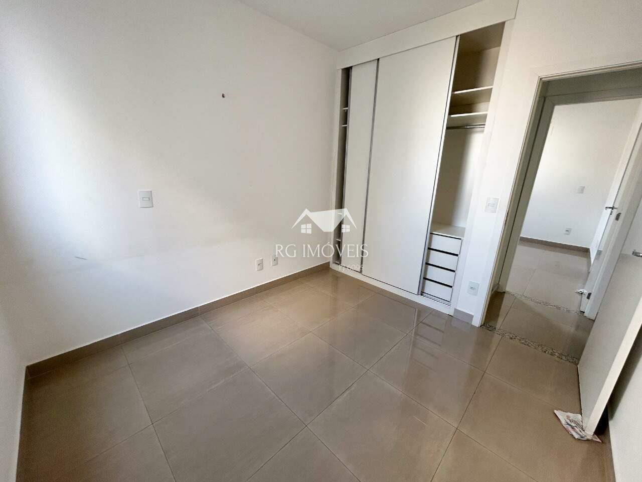 Apartamento à venda com 3 quartos, 81m² - Foto 15