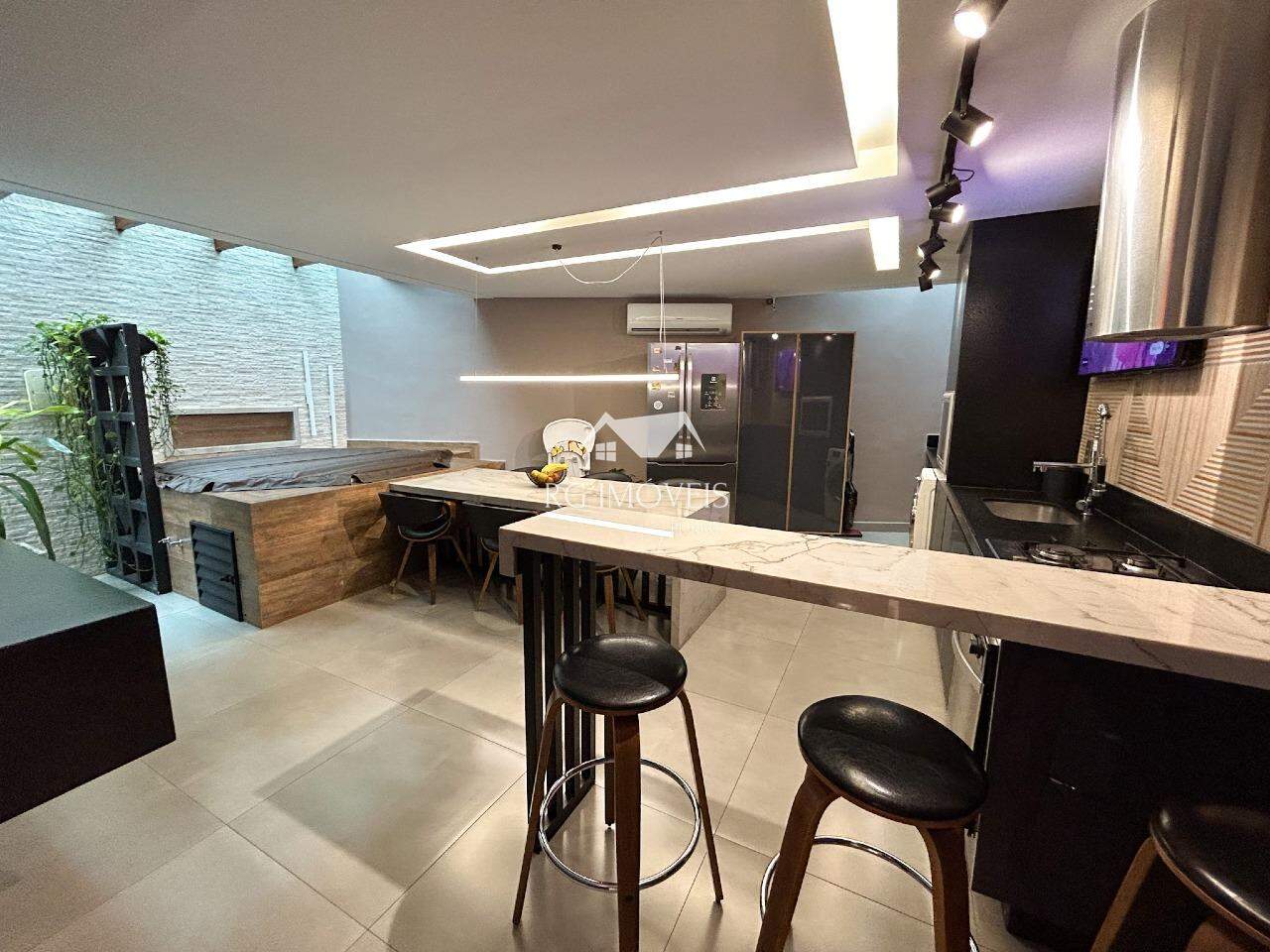 Casa à venda com 3 quartos, 210m² - Foto 12