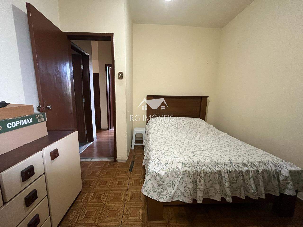 Casa à venda com 4 quartos, 200m² - Foto 13